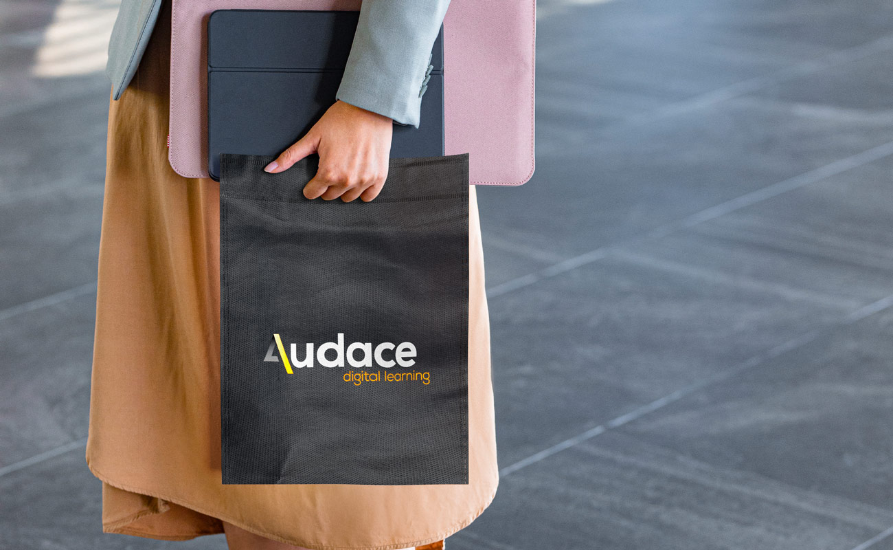 Compact - Kangaskassit Branded gallery thumbnail