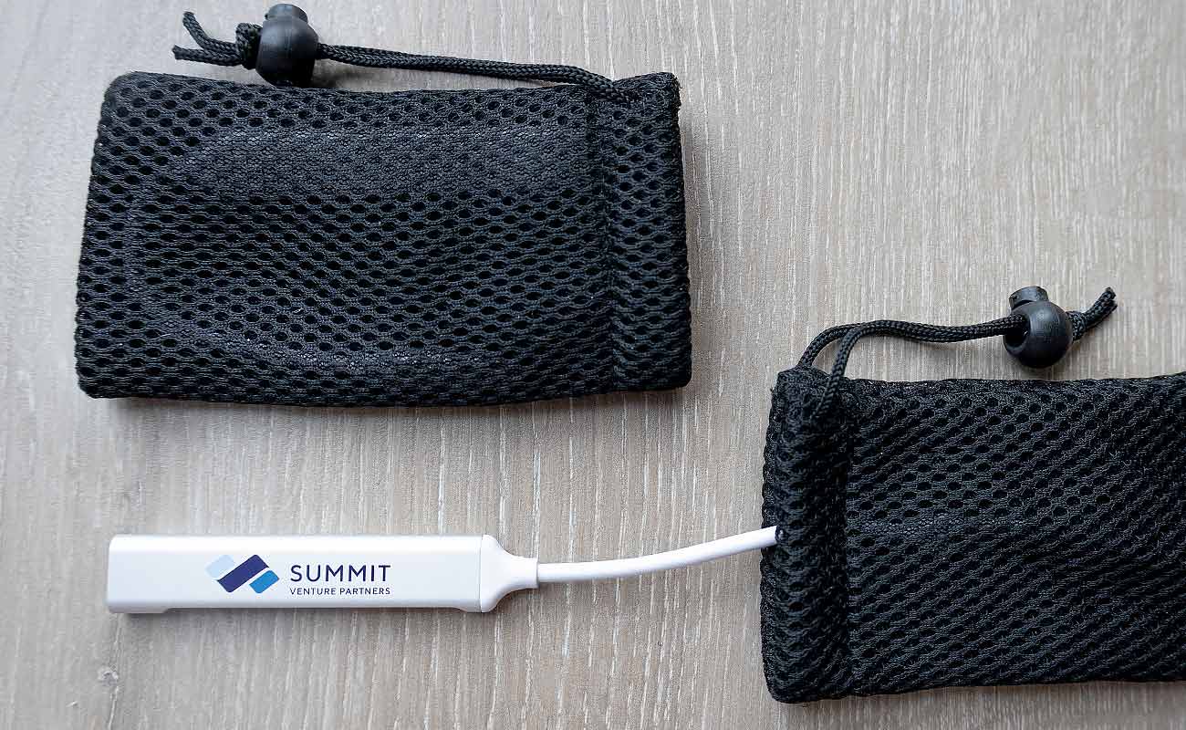 Expand - Tuotemerkillä varustettu USB Hub Multi Connector gallery thumbnail