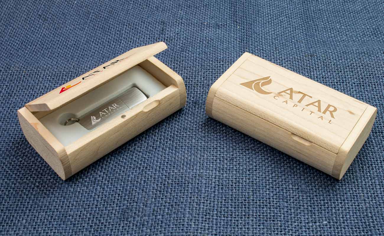 Halo - Logolliset USB muistit LED valolla gallery thumbnail