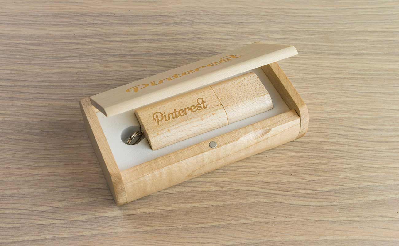 Nature - Puinen Muistitikku Logolla gallery thumbnail