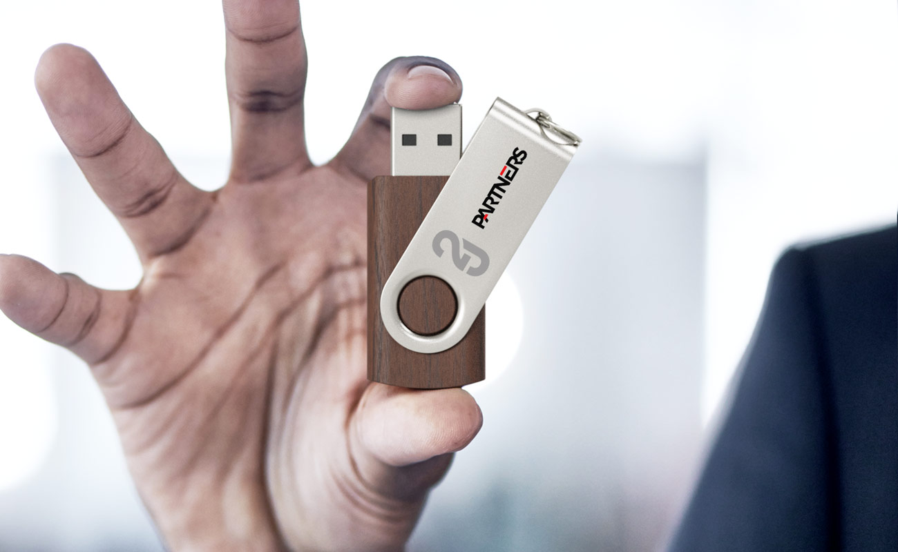 Twister Wood - Puinen Muistitikut gallery thumbnail